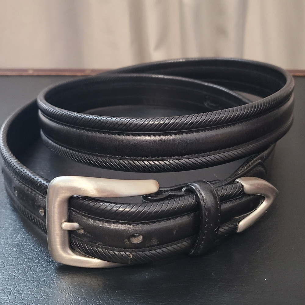 Duluth Trading Black Leather Belt With Silver Hardware And Prong Size 44